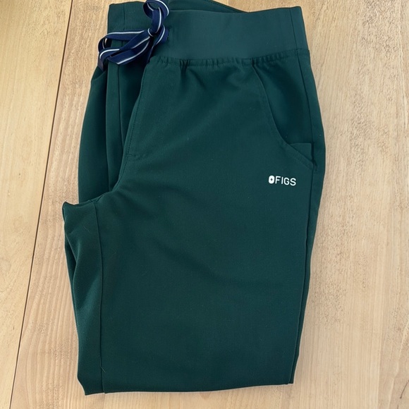 FIGS BRITISH RACING GREEN SCRUB SET - Picture 2 of 6